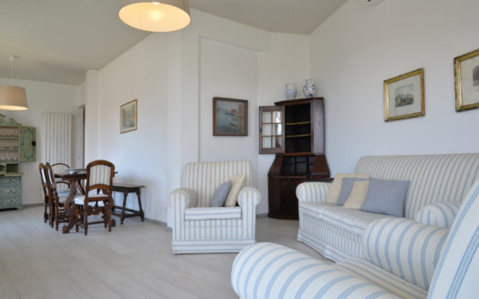 Appartamento con terrazzo a S. Margherita