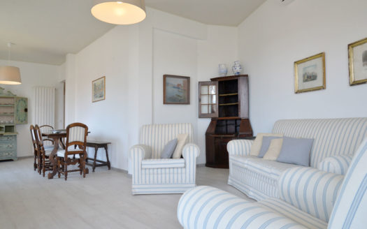 Appartamento con terrazzo a S. Margherita