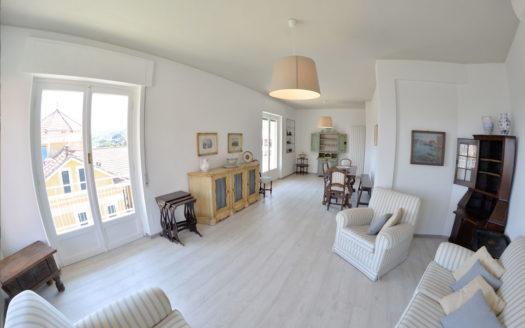 Appartamento con terrazzo a S. Margherita