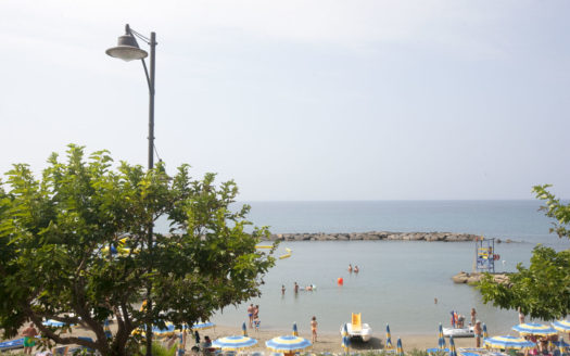 Il Tuo appartamento “nel” mare!