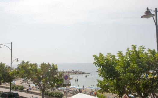 Il Tuo appartamento “nel” mare!