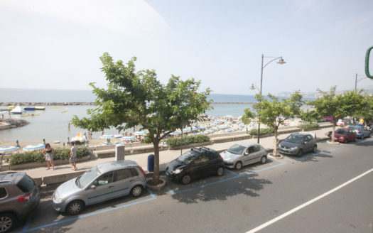 Il Tuo appartamento “nel” mare!