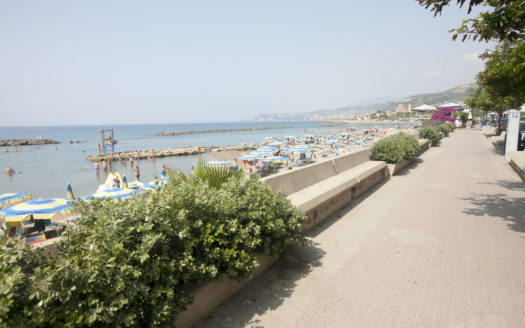 Il Tuo appartamento “nel” mare!