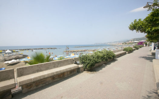 Il Tuo appartamento “nel” mare!