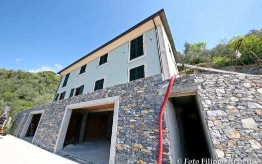 Villa con piscina e giardini vista golfo
