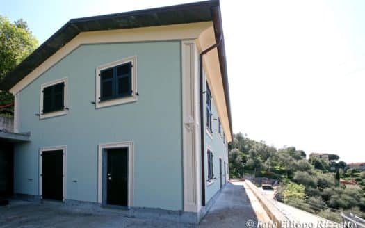 Villa con piscina e giardini vista golfo