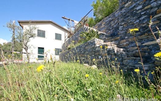 Villa con piscina e giardini vista golfo