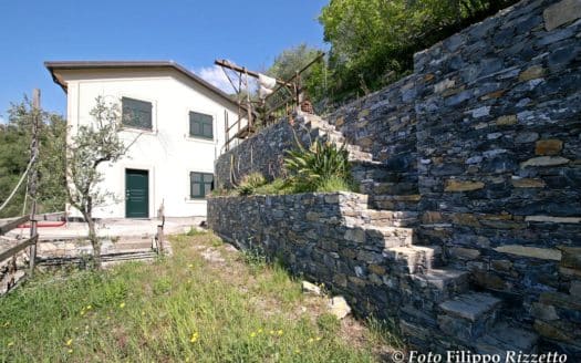 Villa con piscina e giardini vista golfo