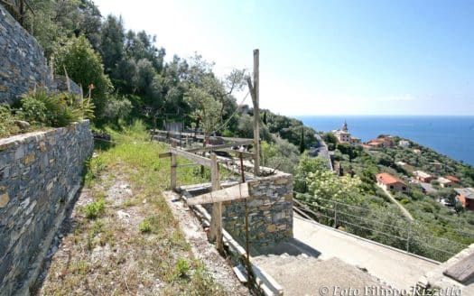 Villa con piscina e giardini vista golfo