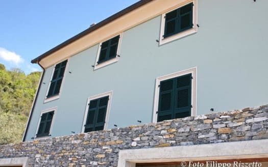 Villa con piscina e giardini vista golfo