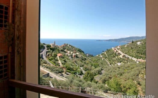 Villa con piscina e giardini vista golfo