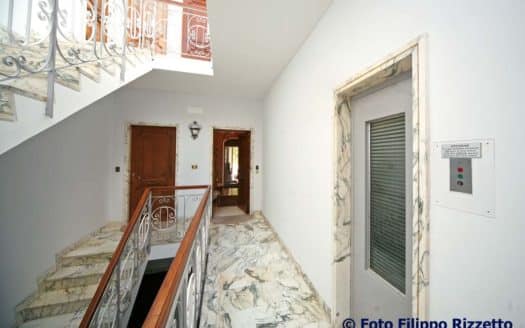 Esclusivo in strada privata