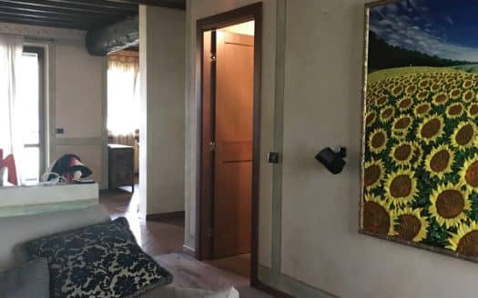 Appartamento di pregio e box.