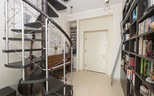 A Genova Pegli, suggestioni da Costa Azzurra per l’appartamento nella Villa Liberty in collina