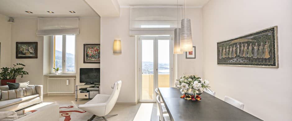 A Genova Pegli, suggestioni da Costa Azzurra per l’appartamento nella Villa Liberty in collina