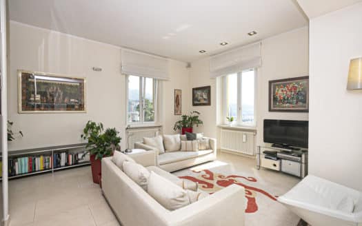 A Genova Pegli, suggestioni da Costa Azzurra per l’appartamento nella Villa Liberty in collina
