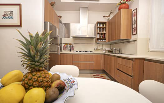 A Genova Pegli, suggestioni da Costa Azzurra per l’appartamento nella Villa Liberty in collina