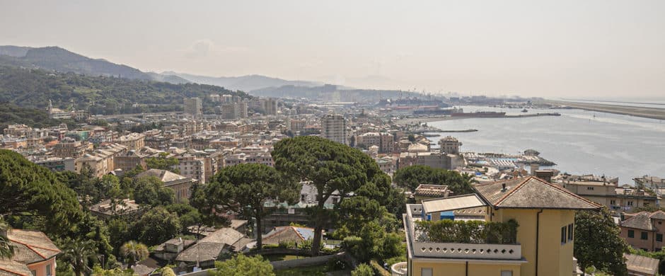 A Genova Pegli, suggestioni da Costa Azzurra per l’appartamento nella Villa Liberty in collina