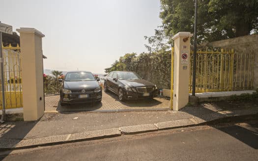 A Genova Pegli, suggestioni da Costa Azzurra per l’appartamento nella Villa Liberty in collina