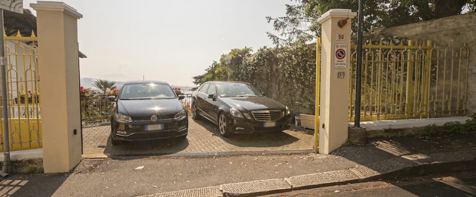 A Genova Pegli, suggestioni da Costa Azzurra per l’appartamento nella Villa Liberty in collina