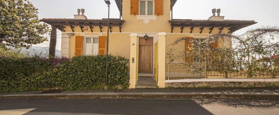 A Genova Pegli, suggestioni da Costa Azzurra per l’appartamento nella Villa Liberty in collina
