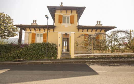A Genova Pegli, suggestioni da Costa Azzurra per l’appartamento nella Villa Liberty in collina