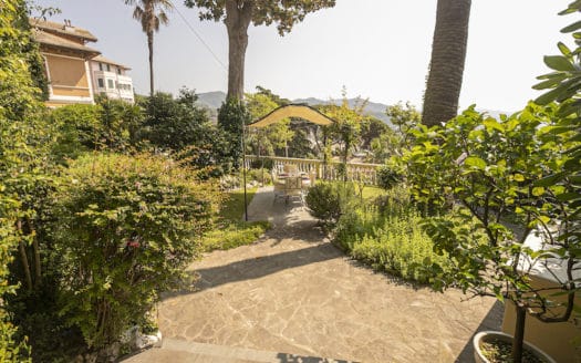 A Genova Pegli, suggestioni da Costa Azzurra per l’appartamento nella Villa Liberty in collina