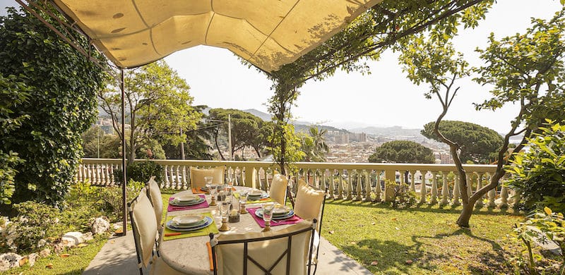A Genova Pegli, suggestioni da Costa Azzurra per l’appartamento nella Villa Liberty in collina