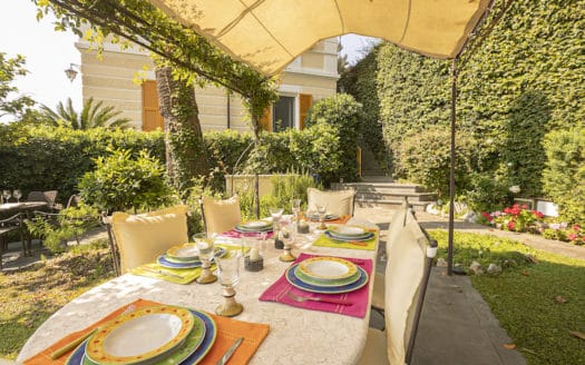 A Genova Pegli, suggestioni da Costa Azzurra per l’appartamento nella Villa Liberty in collina