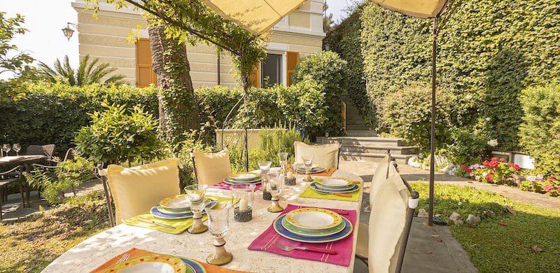 A Genova Pegli, suggestioni da Costa Azzurra per l’appartamento nella Villa Liberty in collina