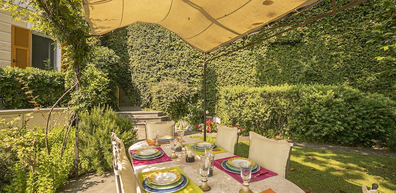 A Genova Pegli, suggestioni da Costa Azzurra per l’appartamento nella Villa Liberty in collina