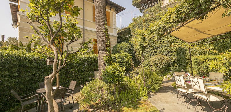 A Genova Pegli, suggestioni da Costa Azzurra per l’appartamento nella Villa Liberty in collina