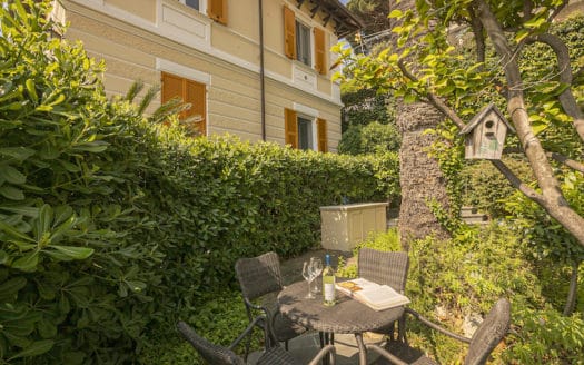 A Genova Pegli, suggestioni da Costa Azzurra per l’appartamento nella Villa Liberty in collina