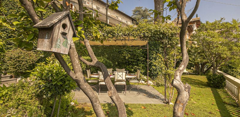 A Genova Pegli, suggestioni da Costa Azzurra per l’appartamento nella Villa Liberty in collina