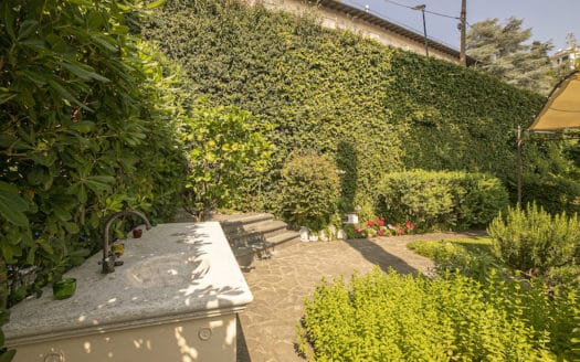 A Genova Pegli, suggestioni da Costa Azzurra per l’appartamento nella Villa Liberty in collina