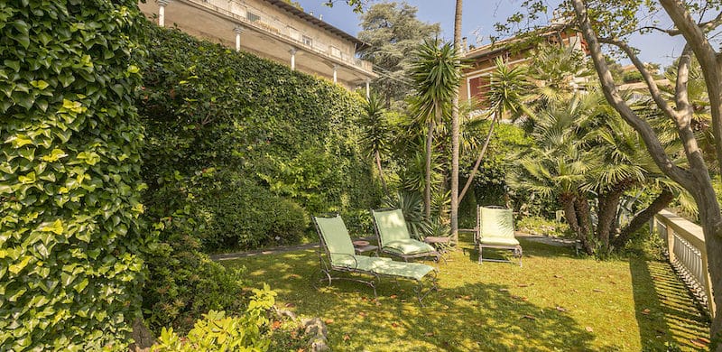 A Genova Pegli, suggestioni da Costa Azzurra per l’appartamento nella Villa Liberty in collina