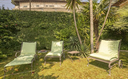 A Genova Pegli, suggestioni da Costa Azzurra per l’appartamento nella Villa Liberty in collina