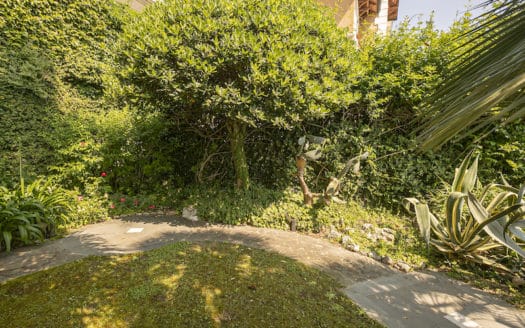 A Genova Pegli, suggestioni da Costa Azzurra per l’appartamento nella Villa Liberty in collina
