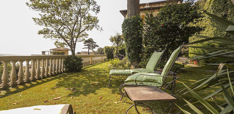 A Genova Pegli, suggestioni da Costa Azzurra per l’appartamento nella Villa Liberty in collina