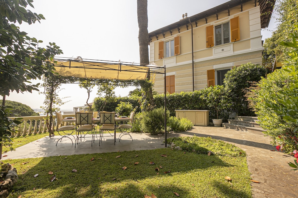 Villa Indipendente Pegli Via Modugno - Messinalux - Agenzia Immobiliare Genova