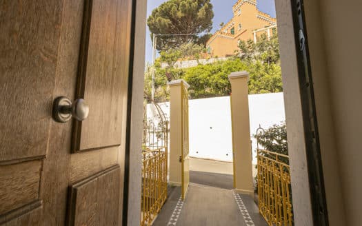 A Genova Pegli, suggestioni da Costa Azzurra per l’appartamento nella Villa Liberty in collina