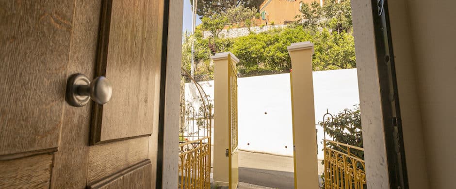 A Genova Pegli, suggestioni da Costa Azzurra per l’appartamento nella Villa Liberty in collina