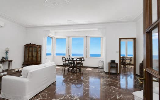 Il Paradiso sopra il Mare: Esclusivo Appartamento di Lusso in Villa Liberty a Genova Pegli