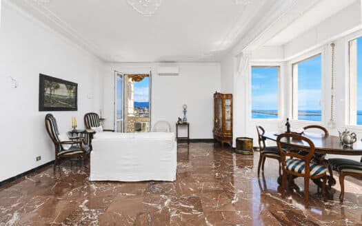 Il Paradiso sopra il Mare: Esclusivo Appartamento di Lusso in Villa Liberty a Genova Pegli