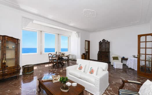 Il Paradiso sopra il Mare: Esclusivo Appartamento di Lusso in Villa Liberty a Genova Pegli