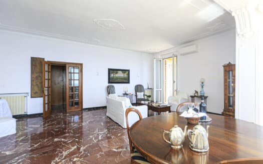 Il Paradiso sopra il Mare: Esclusivo Appartamento di Lusso in Villa Liberty a Genova Pegli