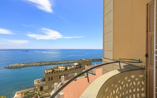 Il Paradiso sopra il Mare: Esclusivo Appartamento di Lusso in Villa Liberty a Genova Pegli