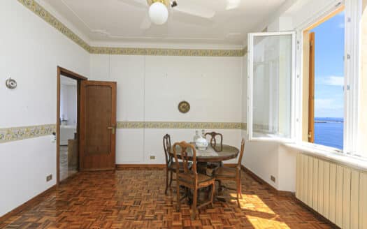 Il Paradiso sopra il Mare: Esclusivo Appartamento di Lusso in Villa Liberty a Genova Pegli