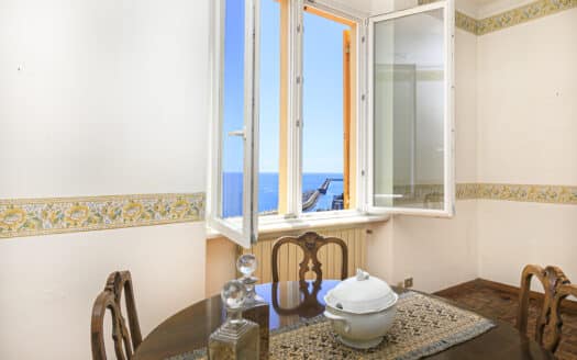 Il Paradiso sopra il Mare: Esclusivo Appartamento di Lusso in Villa Liberty a Genova Pegli