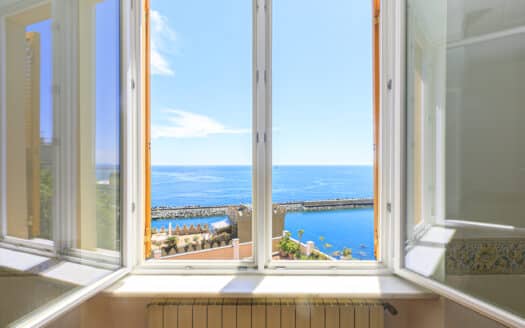 Il Paradiso sopra il Mare: Esclusivo Appartamento di Lusso in Villa Liberty a Genova Pegli